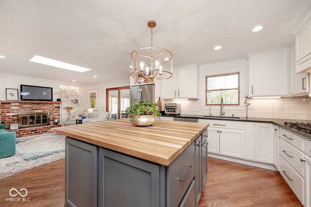 732 College Way, Carmel, IN 46032