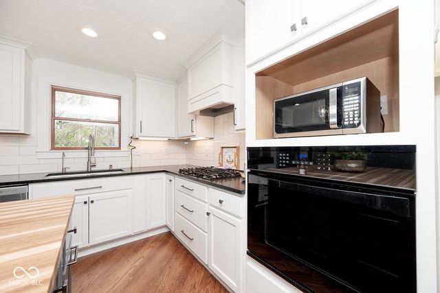 732 College Way, Carmel, IN 46032