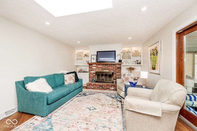 732 College Way, Carmel, IN 46032