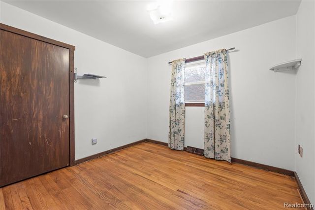 35855 Herman Street, Romulus, MI 48174