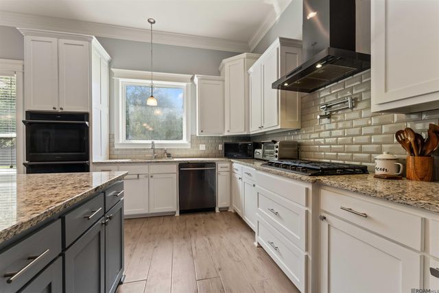 9508 W Blount Rd, Denham Springs, LA 70706