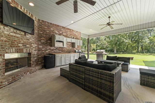 9508 W Blount Rd, Denham Springs, LA 70706