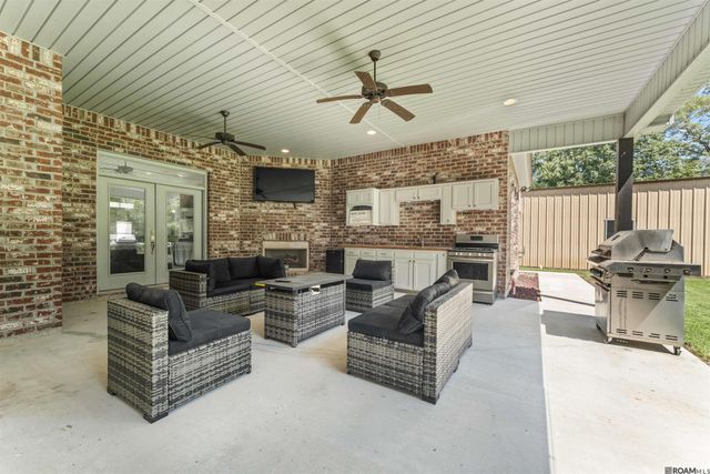 9508 W Blount Rd, Denham Springs, LA 70706
