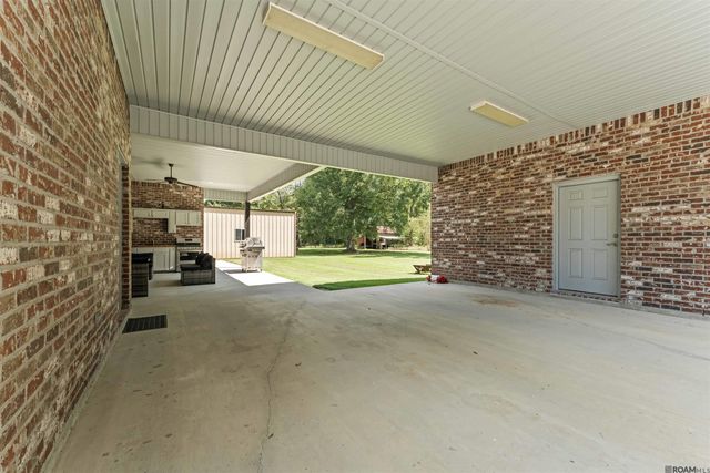 9508 W Blount Rd, Denham Springs, LA 70706