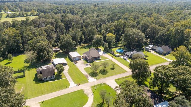 9508 W Blount Rd, Denham Springs, LA 70706