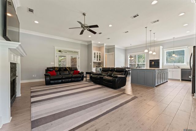 9508 W Blount Rd, Denham Springs, LA 70706