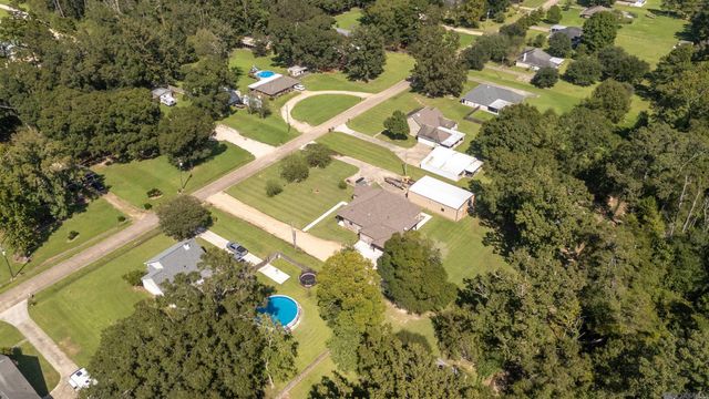9508 W Blount Rd, Denham Springs, LA 70706