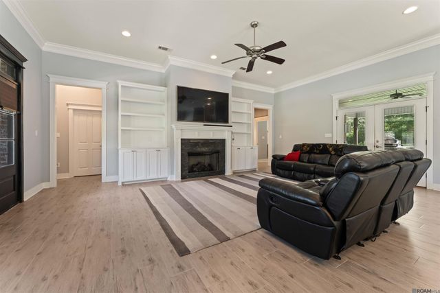 9508 W Blount Rd, Denham Springs, LA 70706
