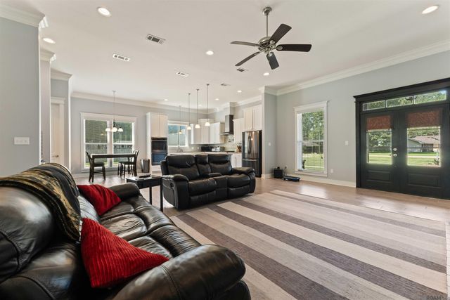 9508 W Blount Rd, Denham Springs, LA 70706