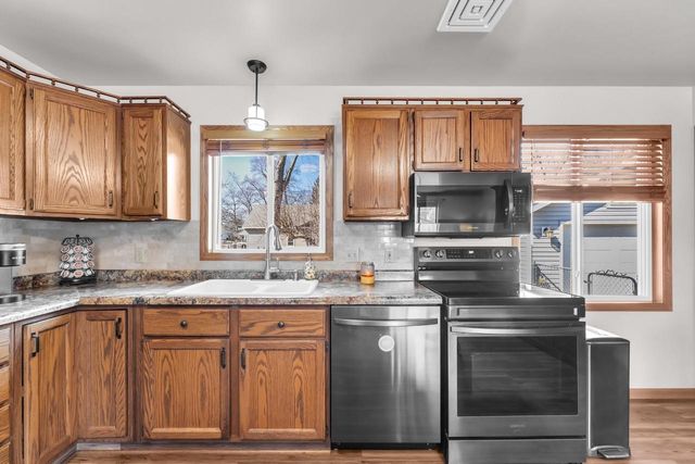 2420 Marshall SQUARE, Kansasville, WI 53139