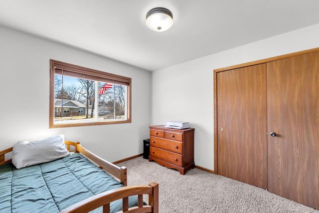 2420 Marshall SQUARE, Kansasville, WI 53139