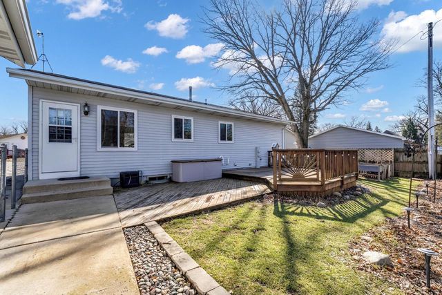 2420 Marshall SQUARE, Kansasville, WI 53139