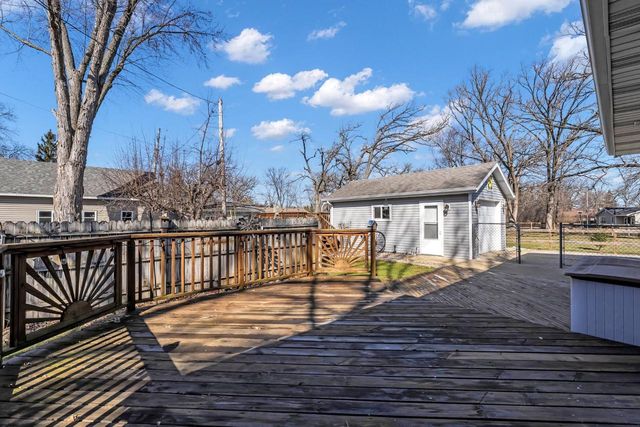 2420 Marshall SQUARE, Kansasville, WI 53139