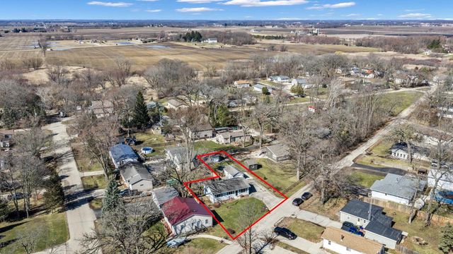 2420 Marshall SQUARE, Kansasville, WI 53139