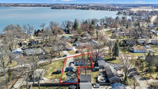 2420 Marshall SQUARE, Kansasville, WI 53139