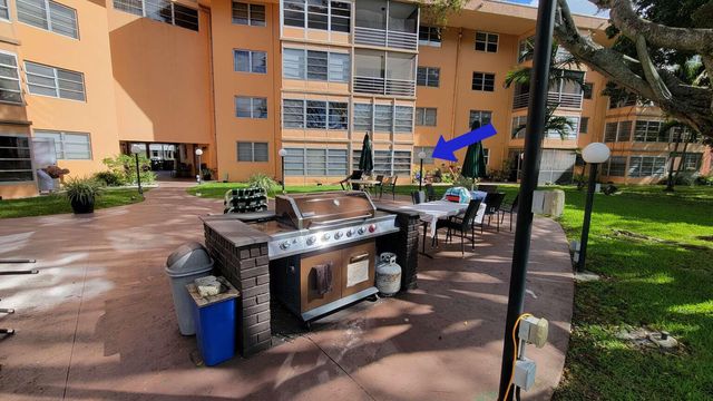 3001 NW 46TH Avenue 104, Lauderdale Lakes, FL 33313