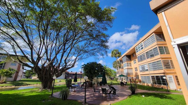 3001 NW 46TH Avenue 104, Lauderdale Lakes, FL 33313