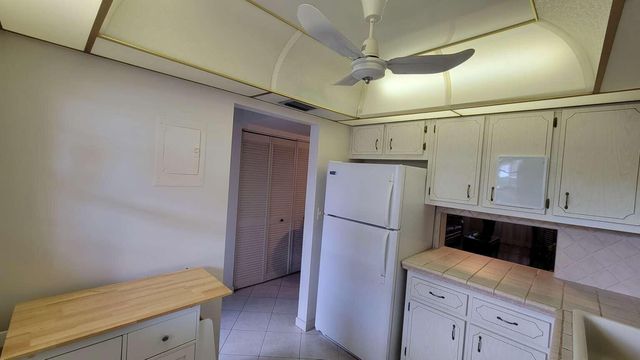 3001 NW 46TH Avenue 104, Lauderdale Lakes, FL 33313