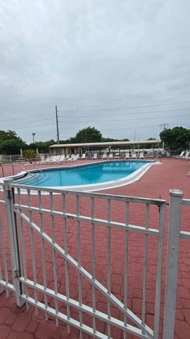 3001 NW 46TH Avenue 104, Lauderdale Lakes, FL 33313