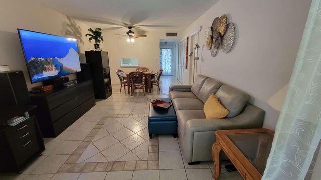 3001 NW 46TH Avenue 104, Lauderdale Lakes, FL 33313