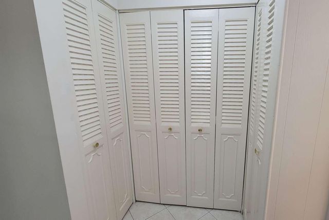3001 NW 46TH Avenue 104, Lauderdale Lakes, FL 33313