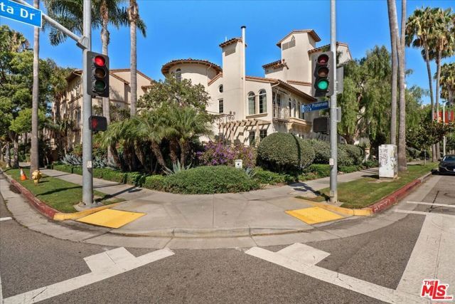 5935 Playa Vista Drive 113, Los Angeles, CA 90094