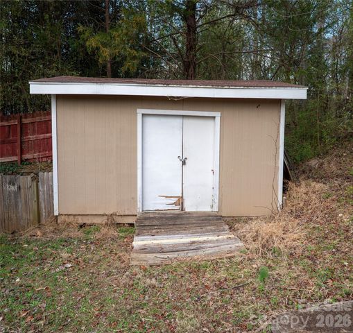 813 Severt Circle, Lenoir, NC 28645