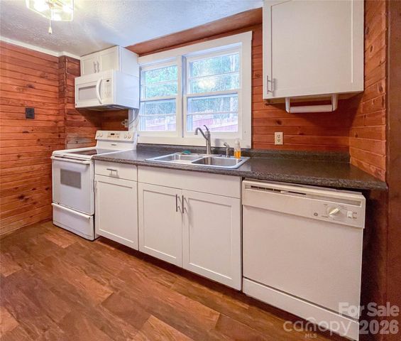 813 Severt Circle, Lenoir, NC 28645