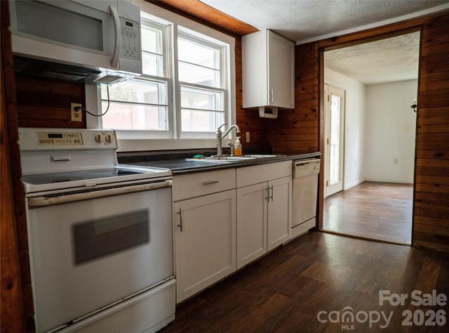 813 Severt Circle, Lenoir, NC 28645