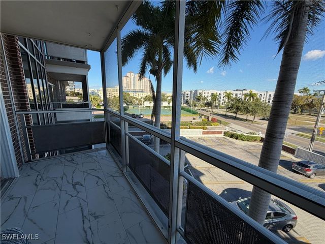 2350 W 1st ST 303, Fort Myers, FL 33901