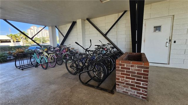 2350 W 1st ST 303, Fort Myers, FL 33901