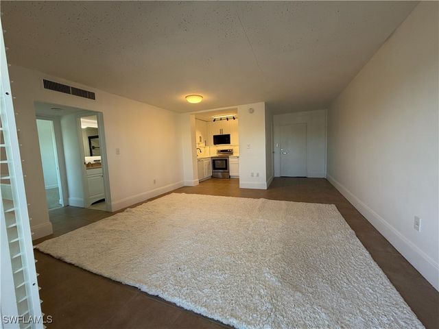 2350 W 1st ST 303, Fort Myers, FL 33901