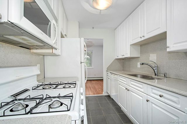 300 Livingston Avenue 2D, Mamaroneck, NY 10543