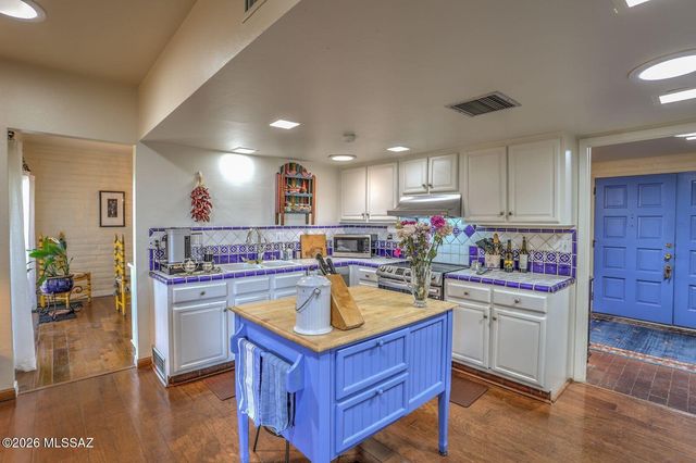5515 N Via Entrada, Tucson, AZ 85718