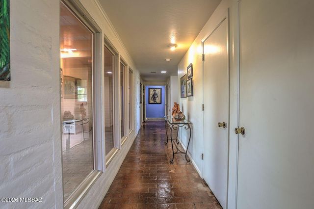 5515 N Via Entrada, Tucson, AZ 85718