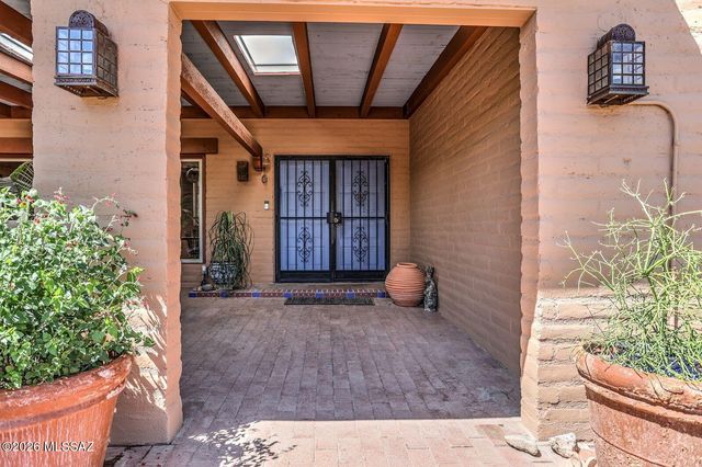 5515 N Via Entrada, Tucson, AZ 85718