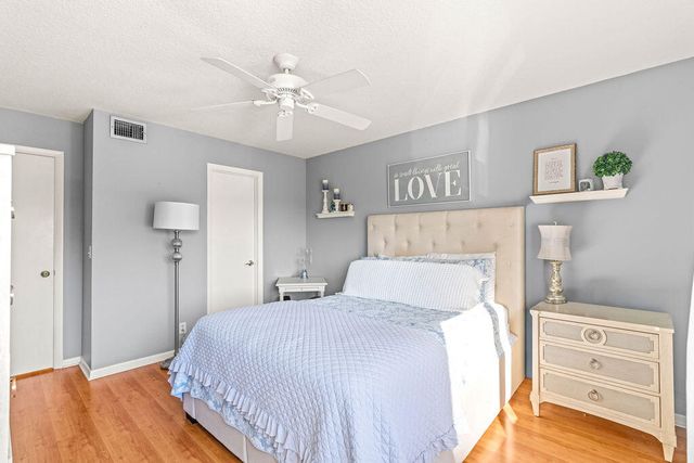 236 PINE HOV Circle D-2, Greenacres, FL 33463
