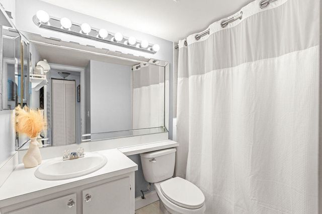236 PINE HOV Circle D-2, Greenacres, FL 33463