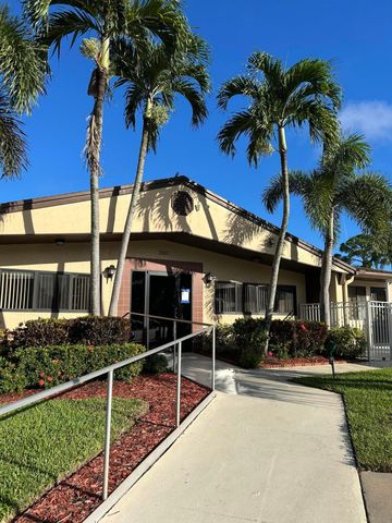 236 PINE HOV Circle D-2, Greenacres, FL 33463