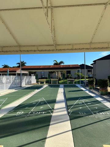 236 PINE HOV Circle D-2, Greenacres, FL 33463