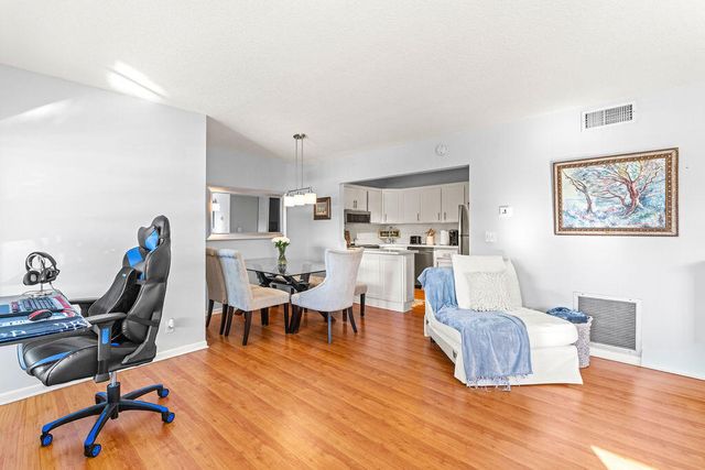 236 PINE HOV Circle D-2, Greenacres, FL 33463