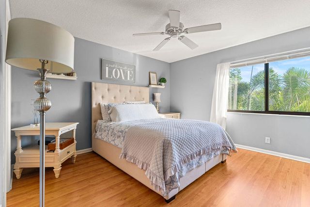236 PINE HOV Circle D-2, Greenacres, FL 33463