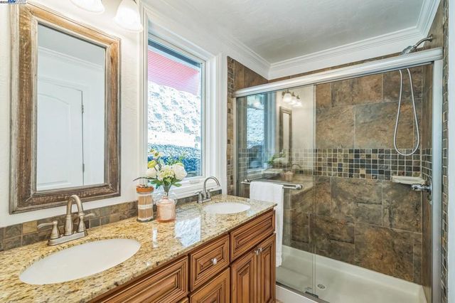 18698 Cull Canyon Rd, Castro Valley, CA 94552