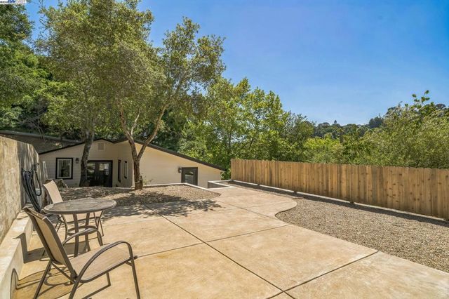 18698 Cull Canyon Rd, Castro Valley, CA 94552