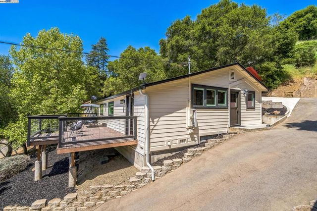 18698 Cull Canyon Rd, Castro Valley, CA 94552