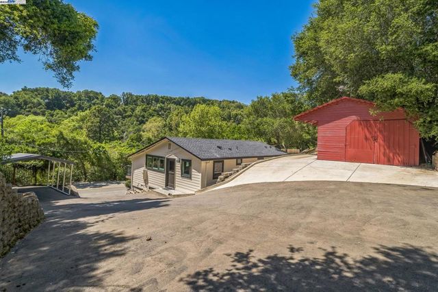 18698 Cull Canyon Rd, Castro Valley, CA 94552