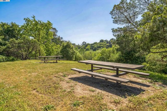 18698 Cull Canyon Rd, Castro Valley, CA 94552