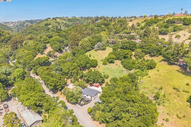 18698 Cull Canyon Rd, Castro Valley, CA 94552