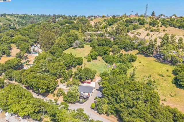 18698 Cull Canyon Rd, Castro Valley, CA 94552