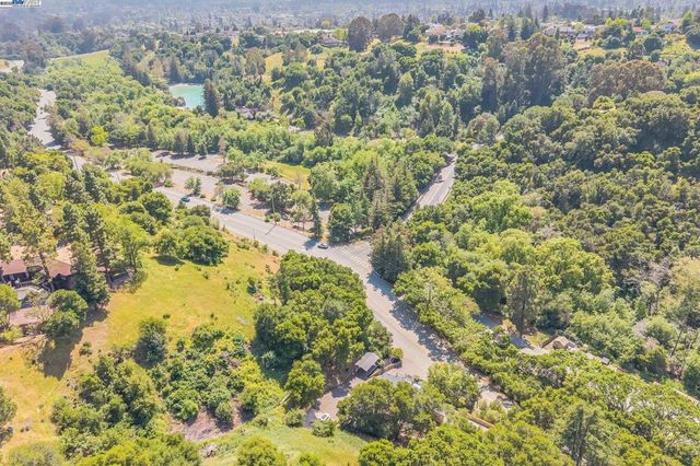18698 Cull Canyon Rd, Castro Valley, CA 94552